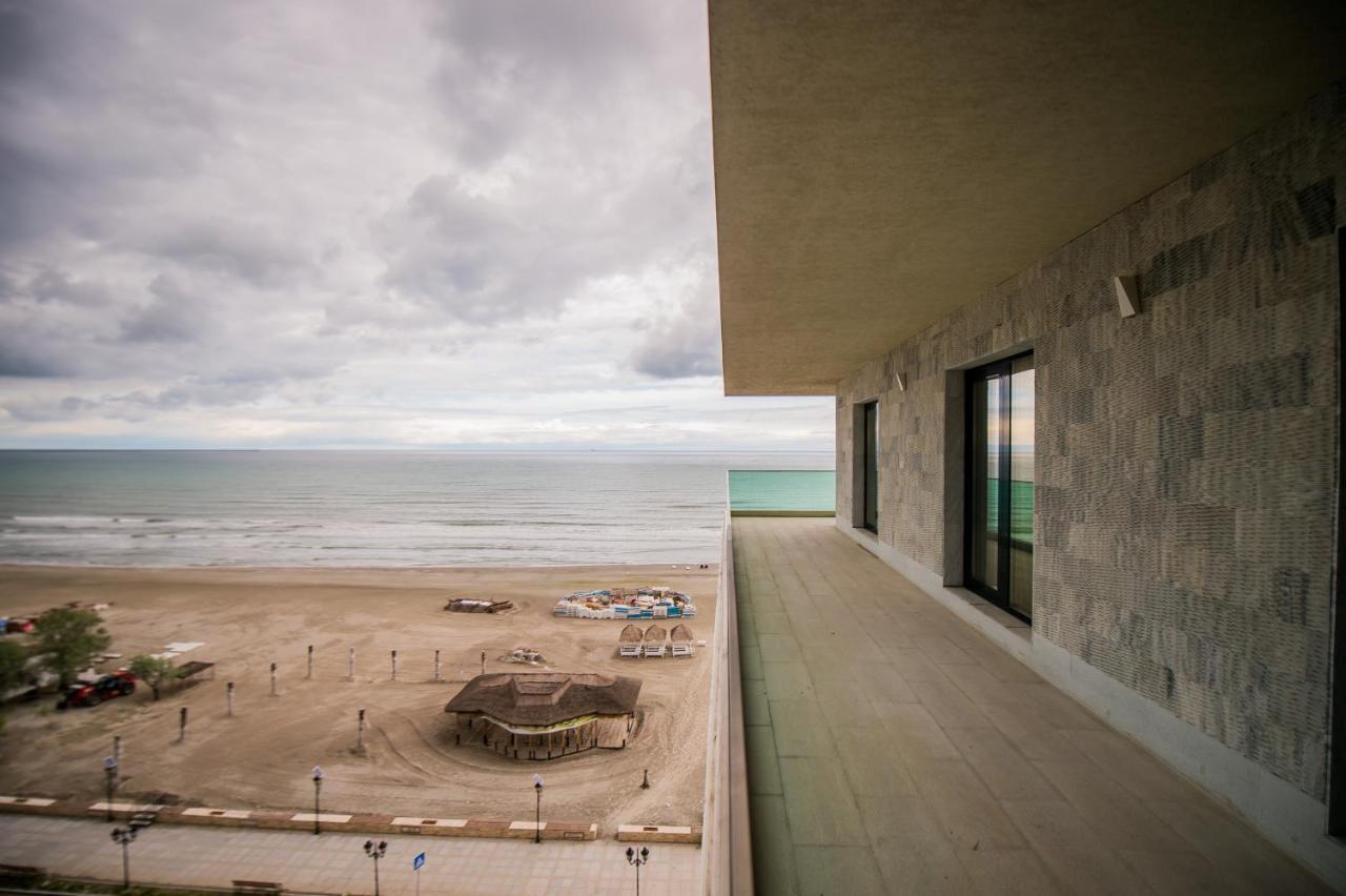 Luxury Promenada Apartment - Frontal Beachfront Mamaia Nord Нэводари Экстерьер фото