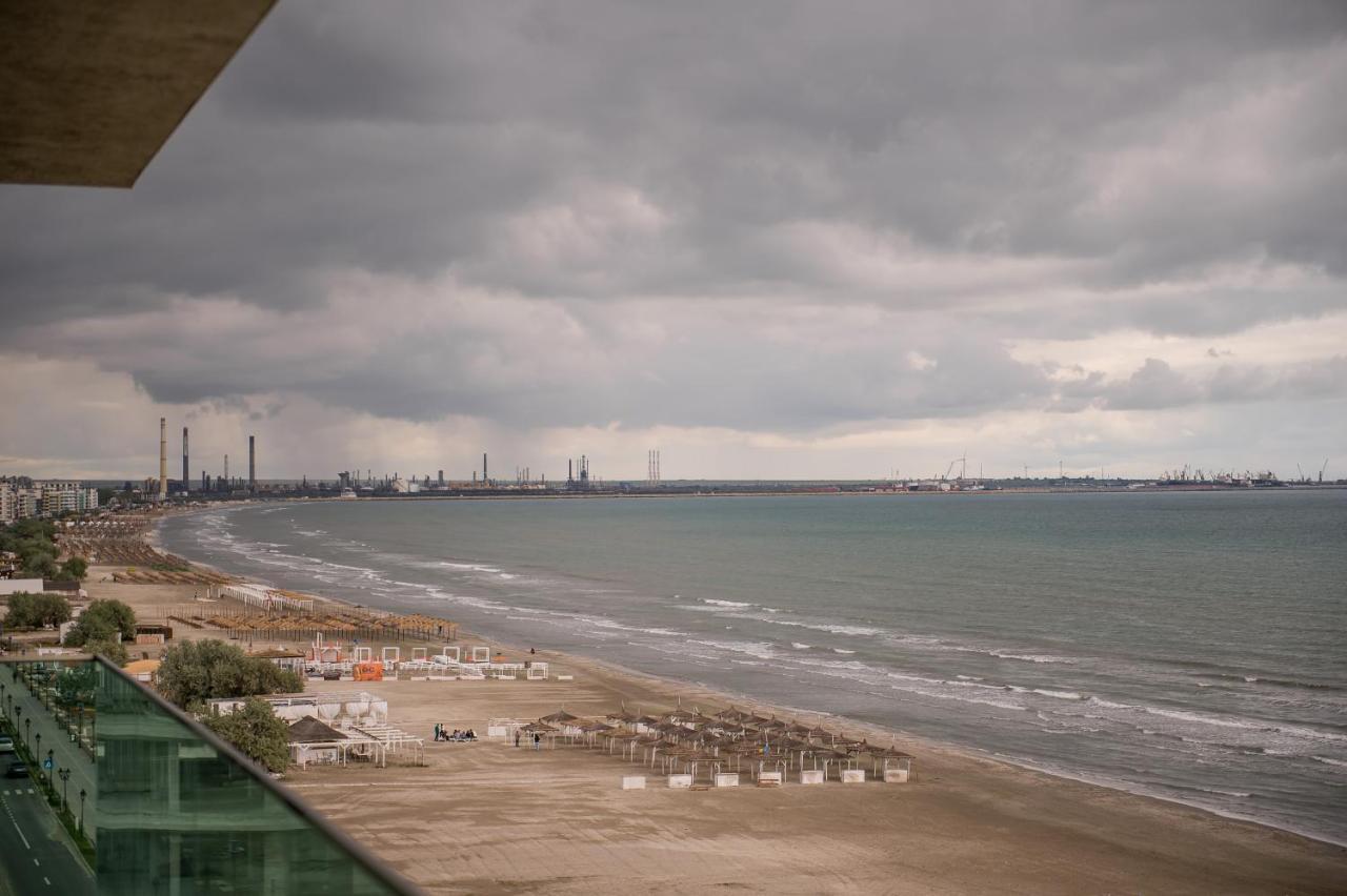 Luxury Promenada Apartment - Frontal Beachfront Mamaia Nord Нэводари Экстерьер фото