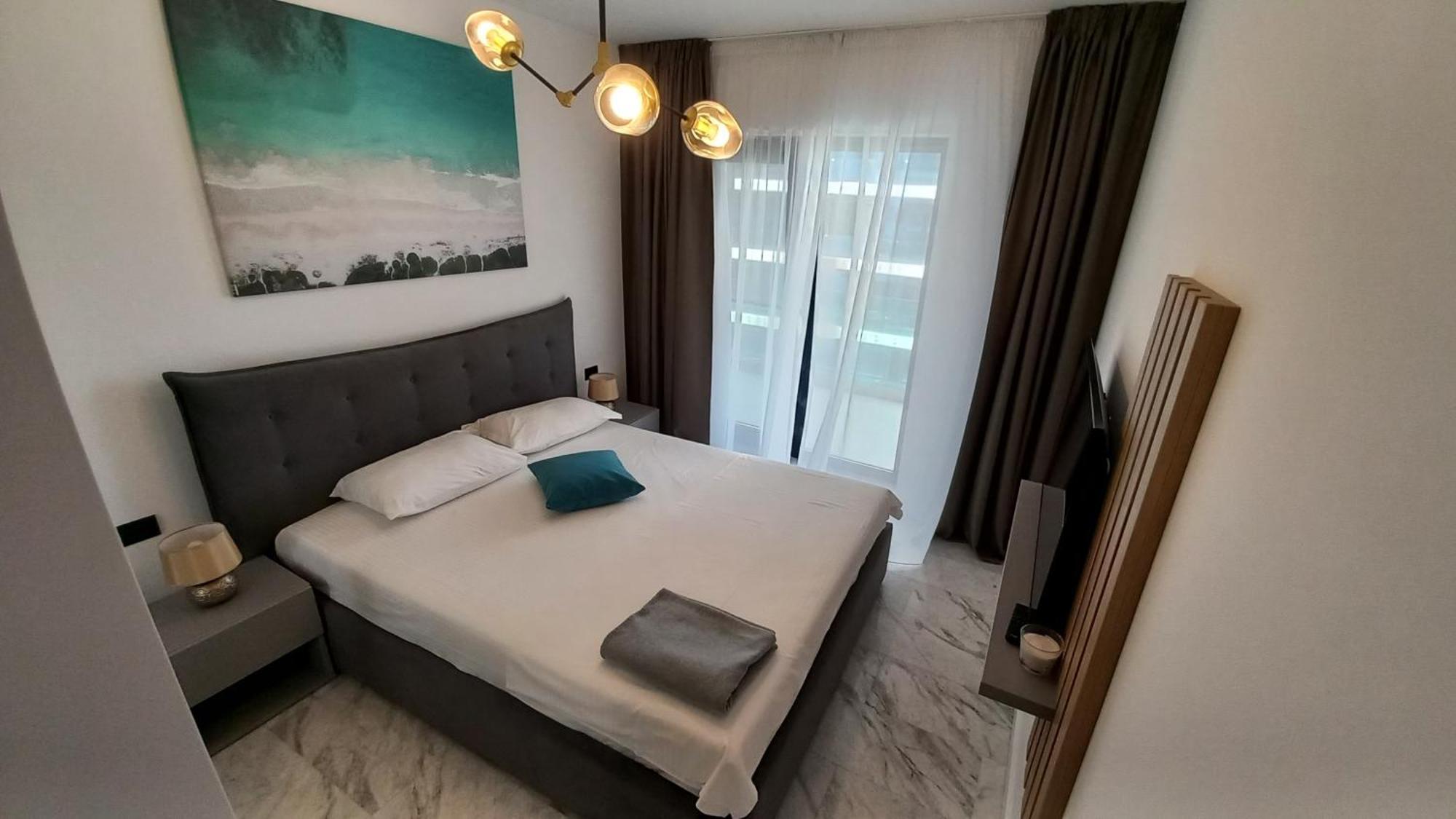 Luxury Promenada Apartment - Frontal Beachfront Mamaia Nord Нэводари Экстерьер фото